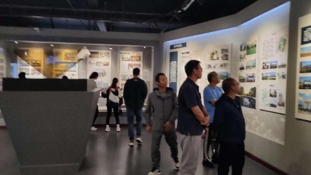 紧缺领域骨干教师专项培训-中学体育-“不忘初心，砥砺前行”红色文化教育活动-学员参观校史馆2